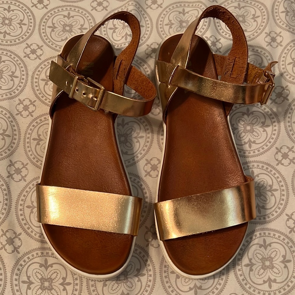 MIA Ellen Metallic Gold Platform Sandal